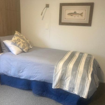 Anglers Adventure Paradise Cabin Bnb Wifi Parking Turangi Ngoại thất bức ảnh